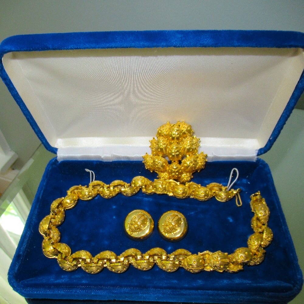 SPECTACULAR NEW VINTAGE NETTIE ROSENSTEIN SET LADYBUG NECKLACE - Picture 2 of 7